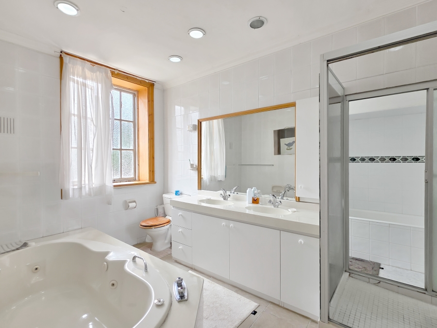 6 Bedroom Property for Sale in Sea Point Western Cape